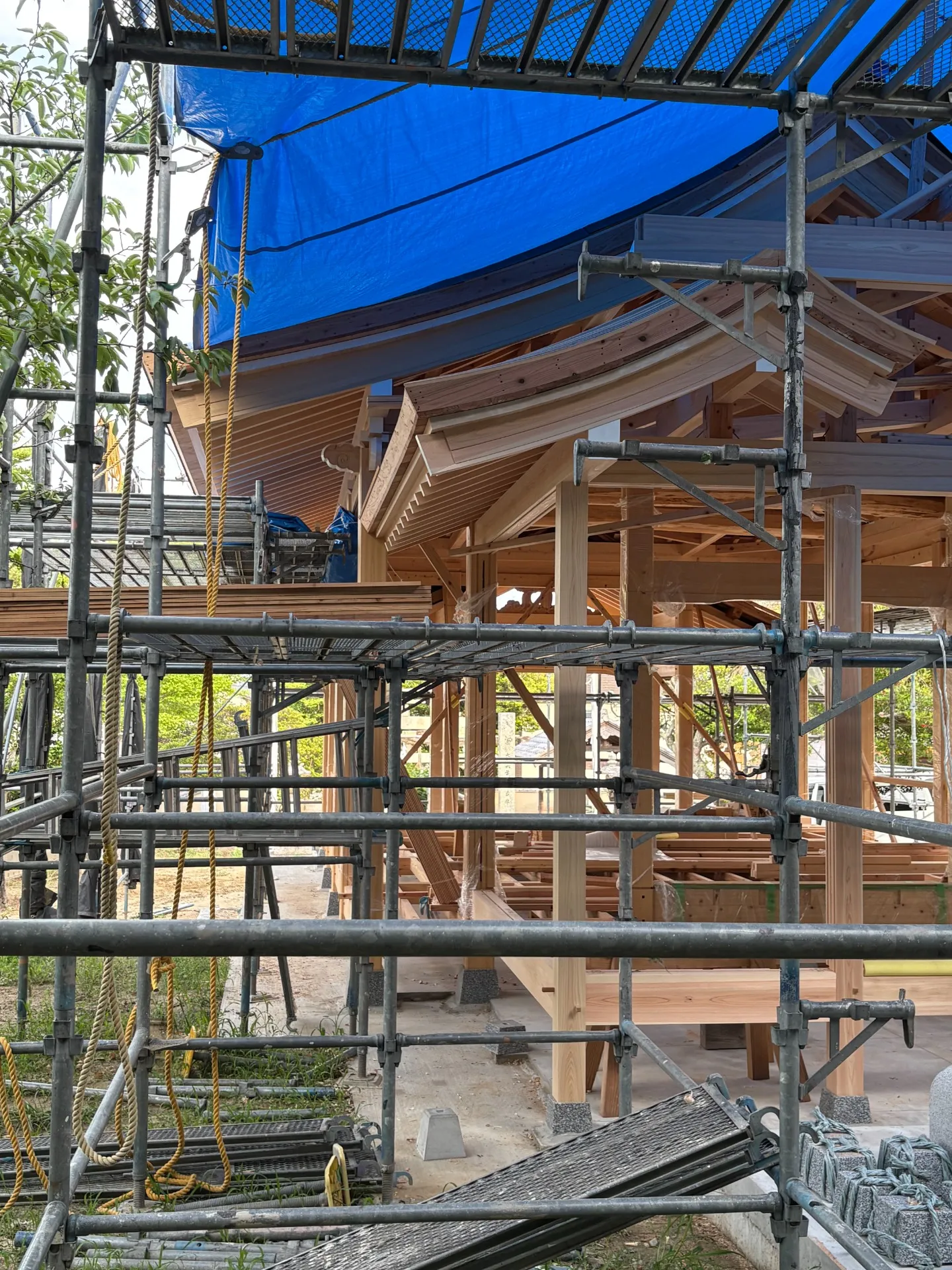 綿津見神社新築工事の建て方状況のお知らせ