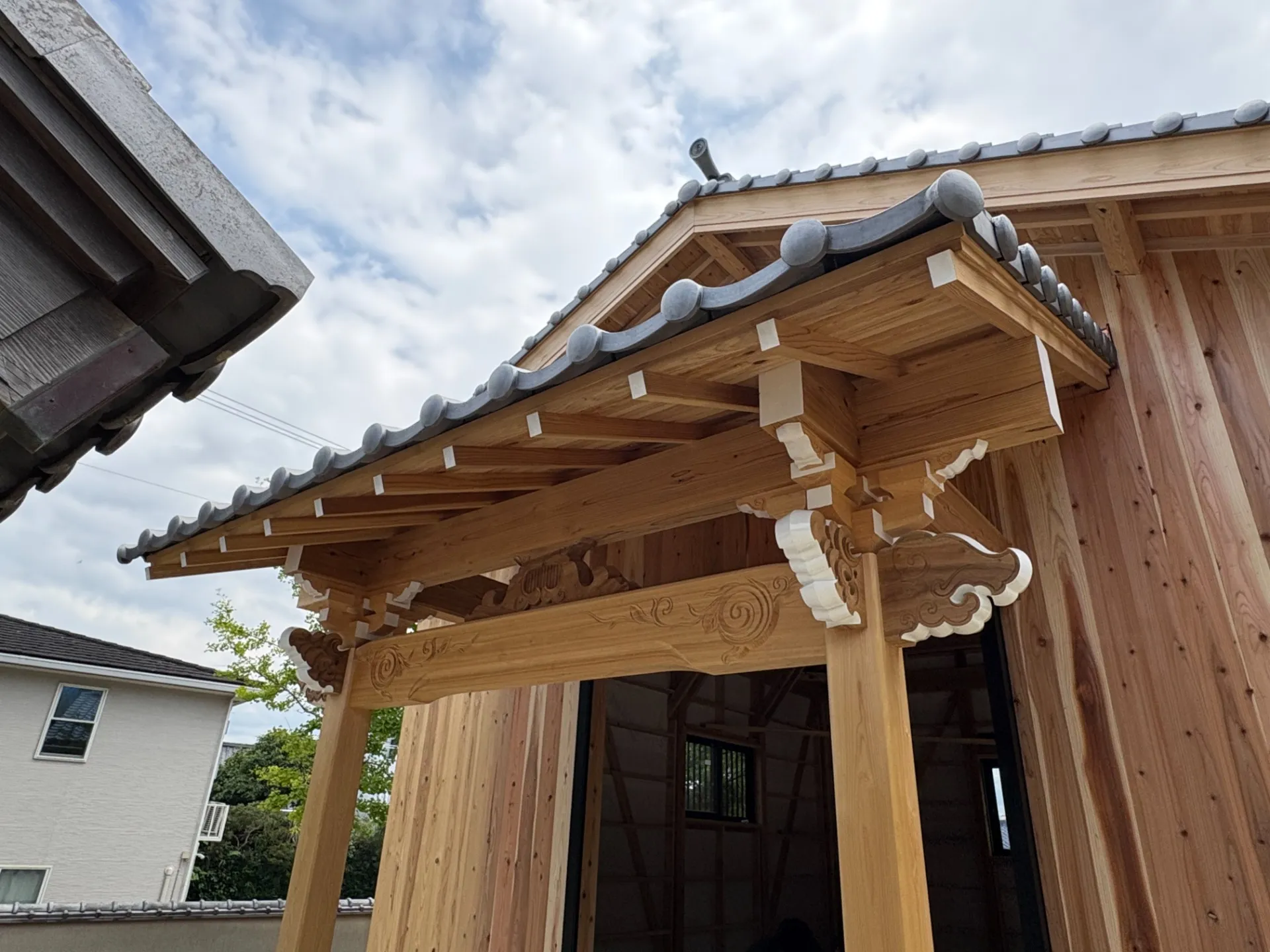 綿津見神社新築工事の建て方状況のお知らせ